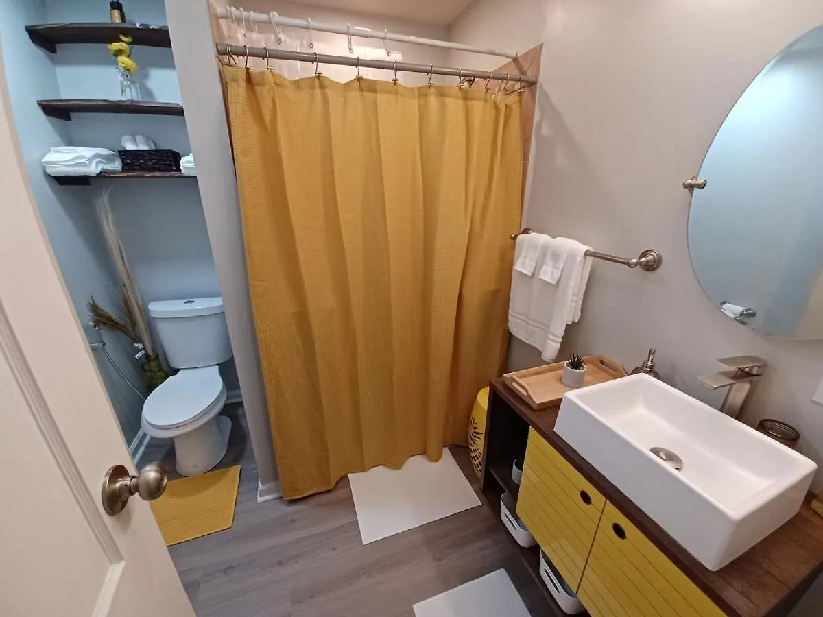 1 Bedroom Pina Pecan House By Palace Of Nobles 샬럿
