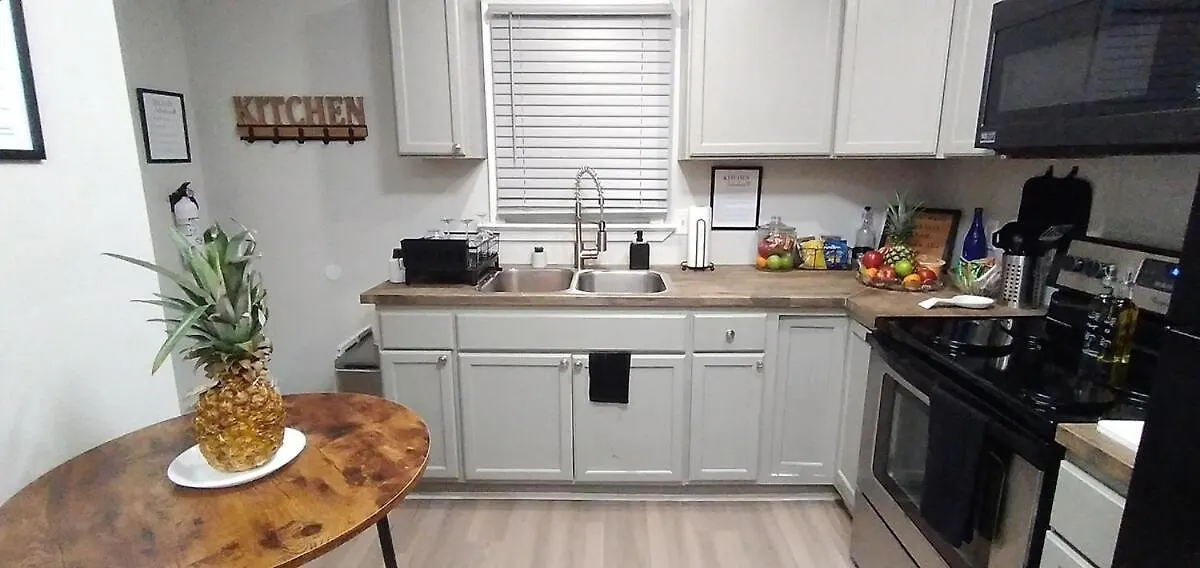 펜션 1 Bedroom Pina Pecan House By Palace Of Nobles 샬럿