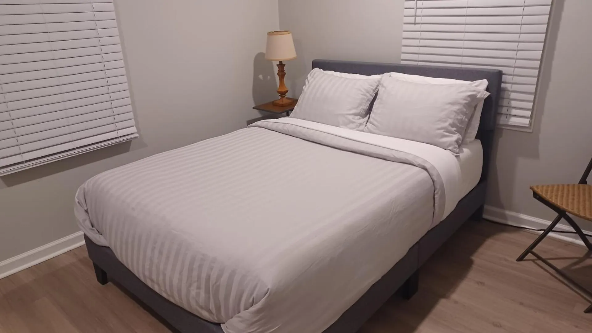 1 Bedroom Pina Pecan House By Palace Of Nobles Charlotte Hébergement de vacances